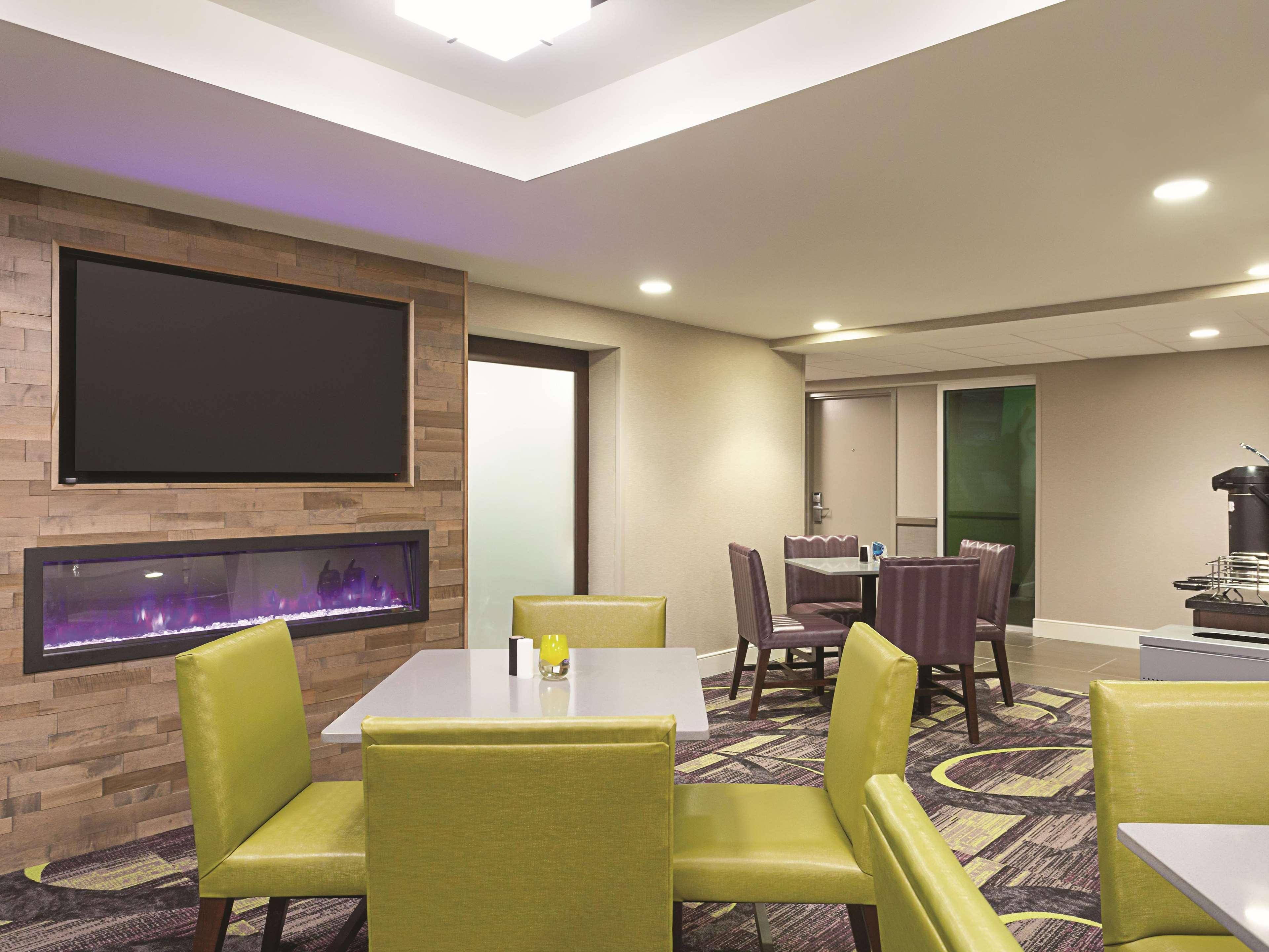 La Quinta By Wyndham Baltimore BWI Airport Линтикам Экстерьер фото